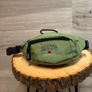 3/$30 ROOTS Fanny pack / waist bag / cross body